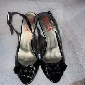 Michael Kors wingback peeptoe heels NWoT